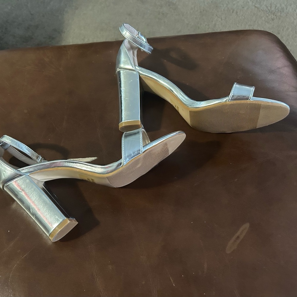 Sandals Room of Fashion Silver Block Heel Ankle-Strap  size 11 Preowned CLEAN!